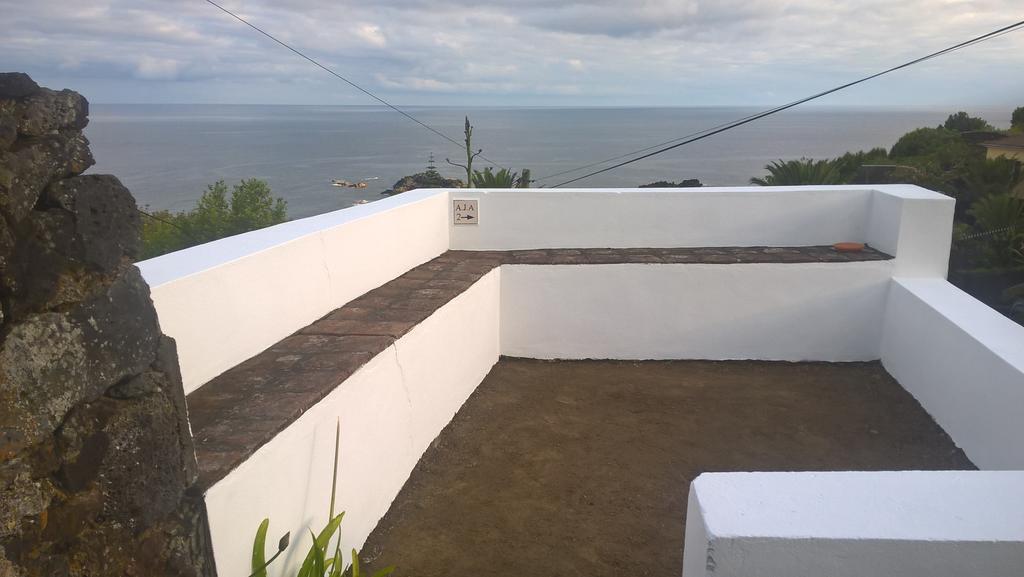 Monserrate - Galera Cottage Caloura Eksteriør billede