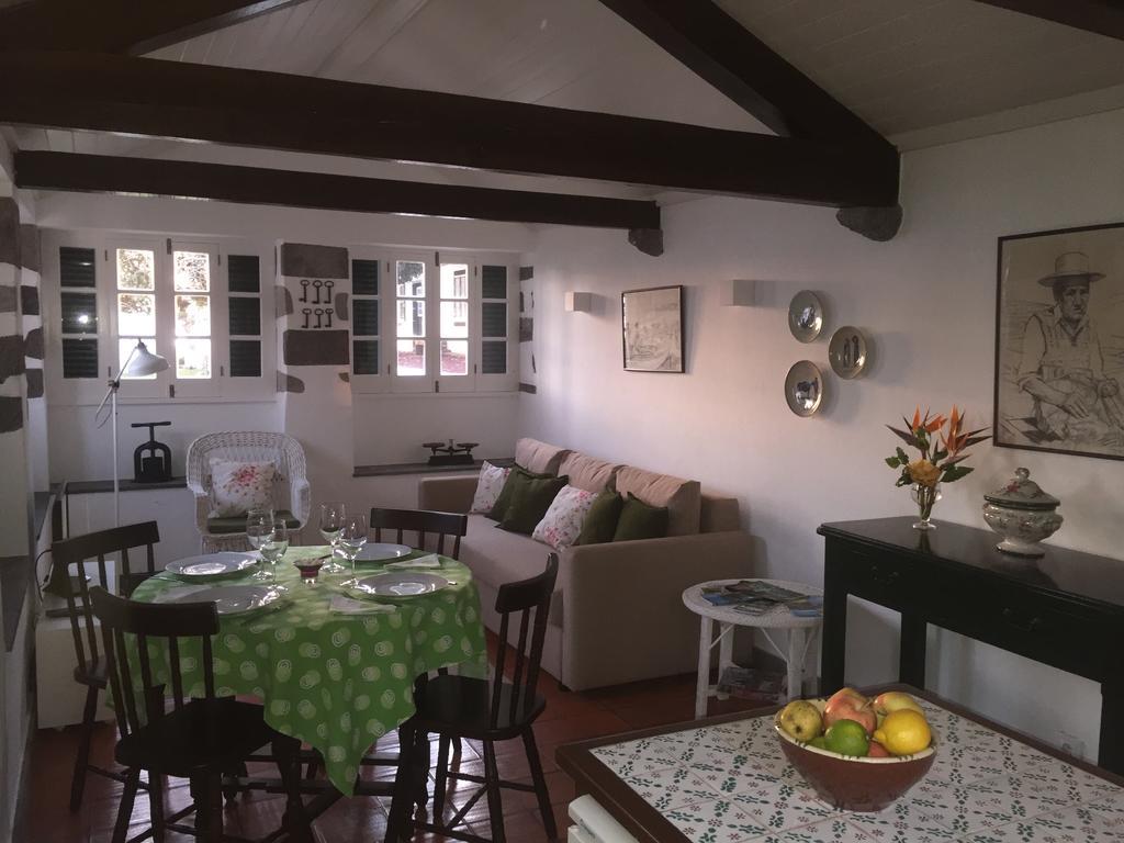 Monserrate - Galera Cottage Caloura Eksteriør billede